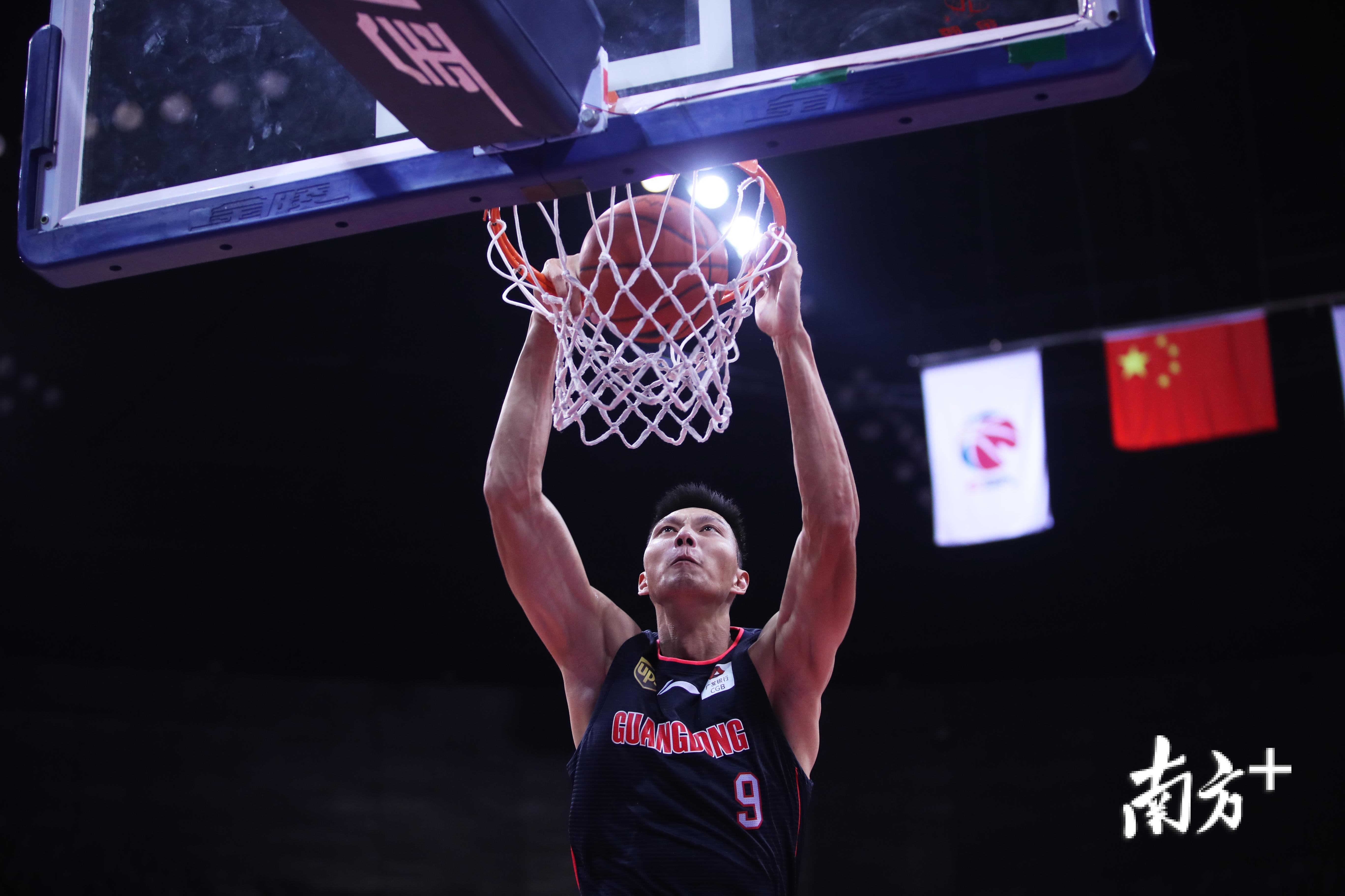 深圳队横扫猛龙，易建联惊艳四座