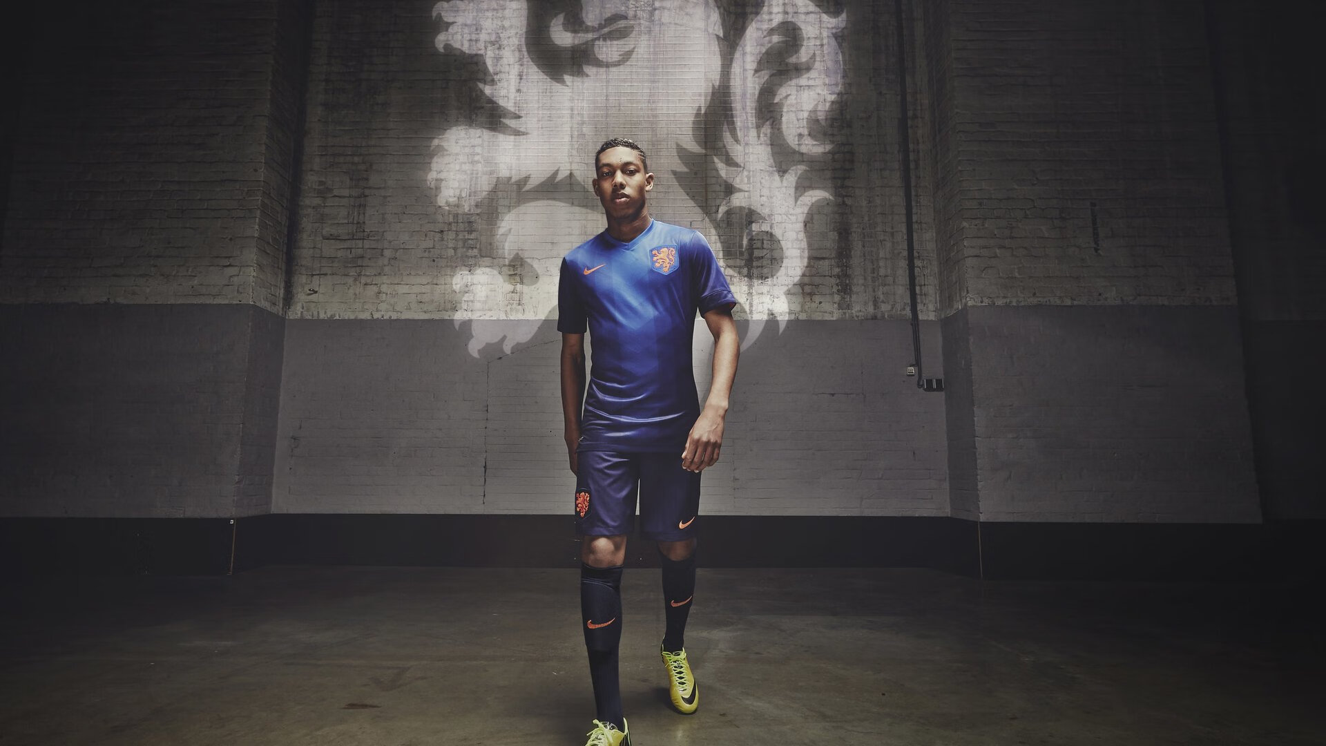 ATP总决赛横扫拉沃尔杯，梅德韦杰夫高光表现背后的战术革命