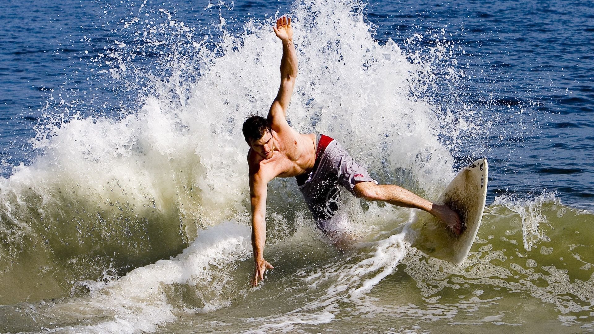 奥运周期关键战焦点战，苏格兰末节带走那不勒斯，体育精神的跨国交响